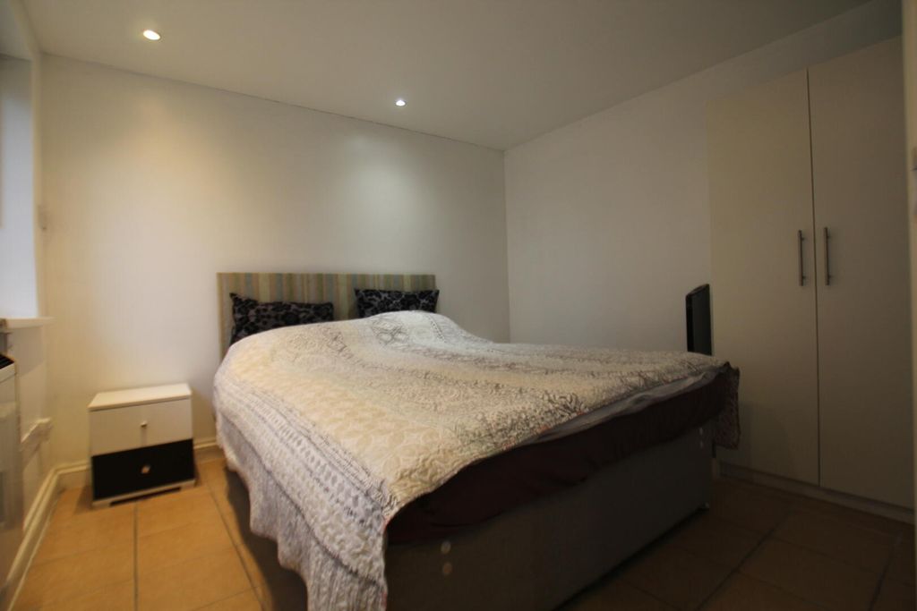 Property photo 2 of 14 Bedroom
