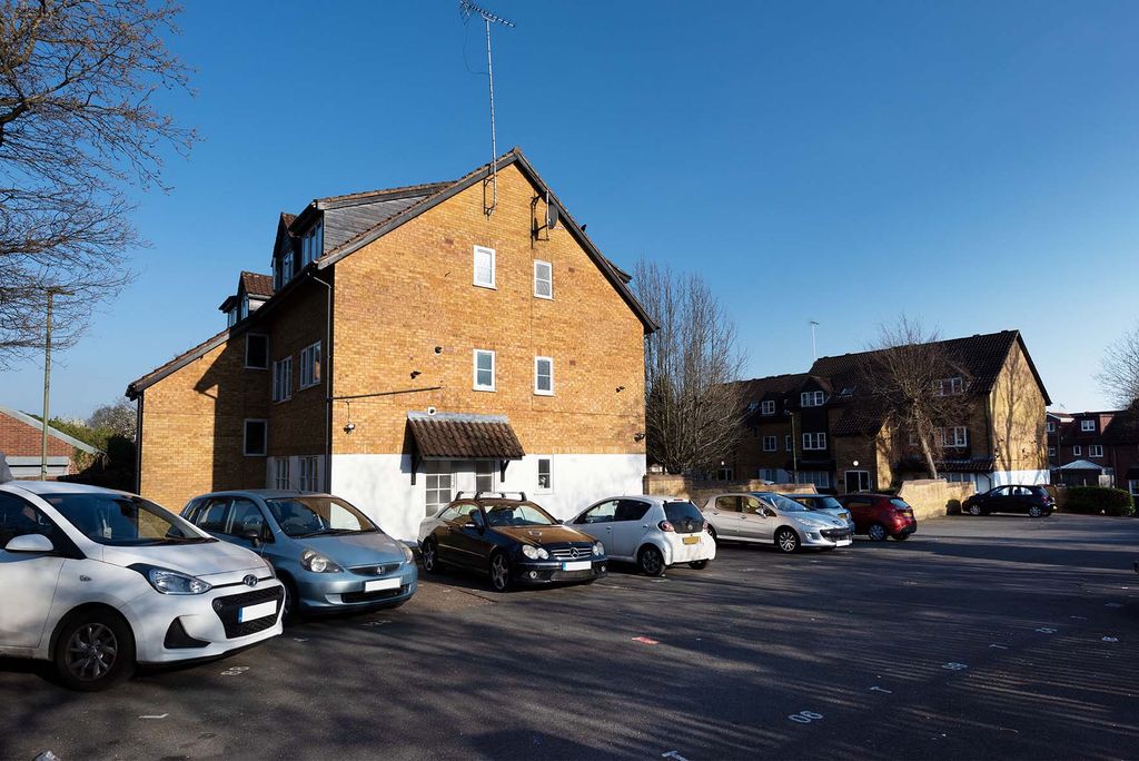 Property photo 1 of 5