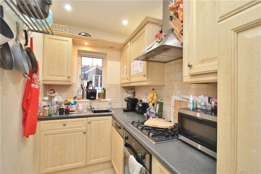 Property photo 3 of 7 Kitchen