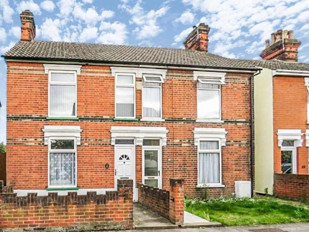 Property photo 1 of 10 Front