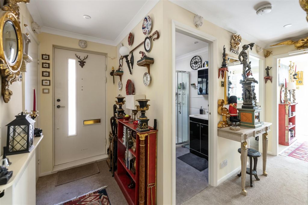 Property photo 2 of 21 10 Spring Gardens Internals5.Jpg