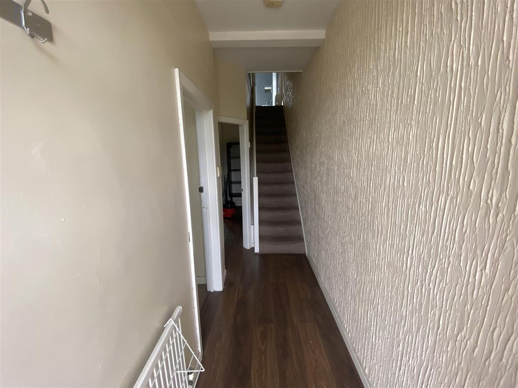 Additional image 10 of 4 bed property to rentRaymond Terrace, Treforest CF37