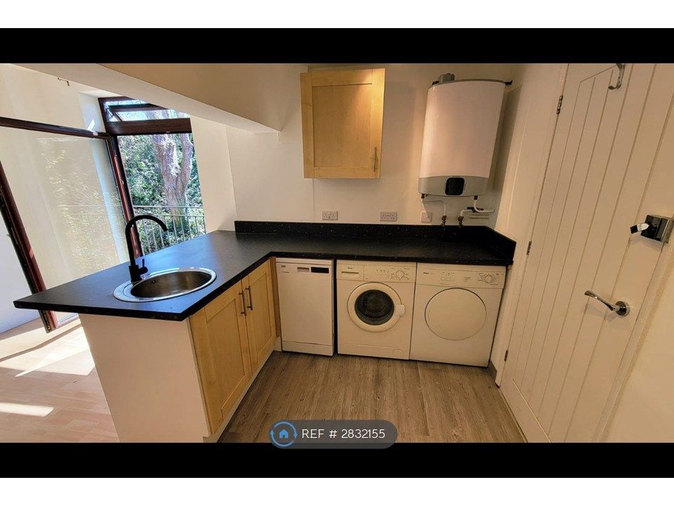 Property photo 3 of 14 Kitchen