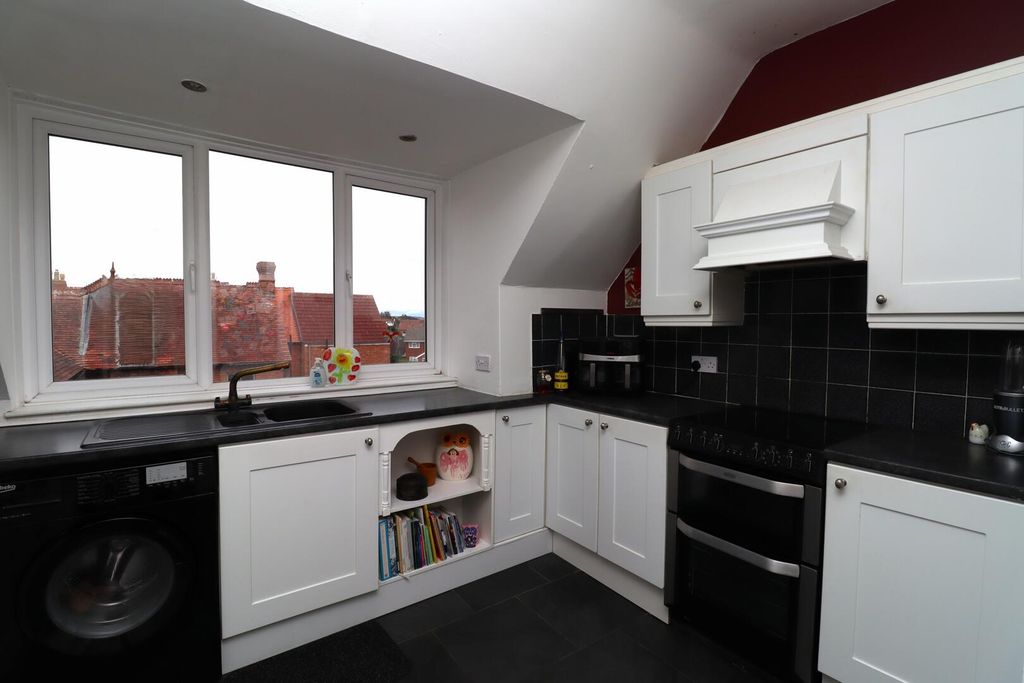 Property photo 3 of 28 Kitchen