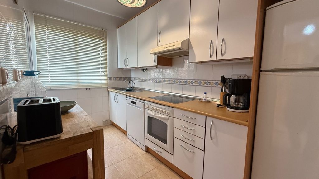 Property photo 3 of 37