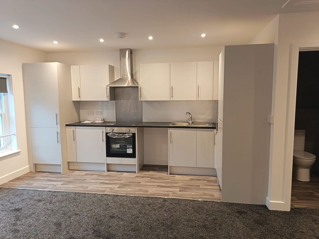 Property photo 2 of 8 Kitchen