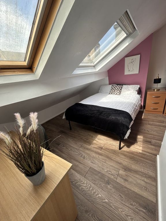 Property photo 1 of 9 A Charming Double Bedroom Featuring Ample Natural ...