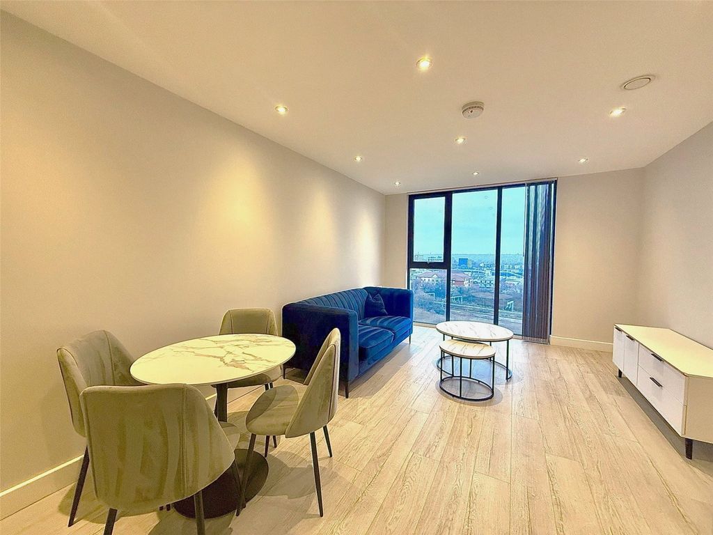 Property photo 2 of 8 Picture No. 20