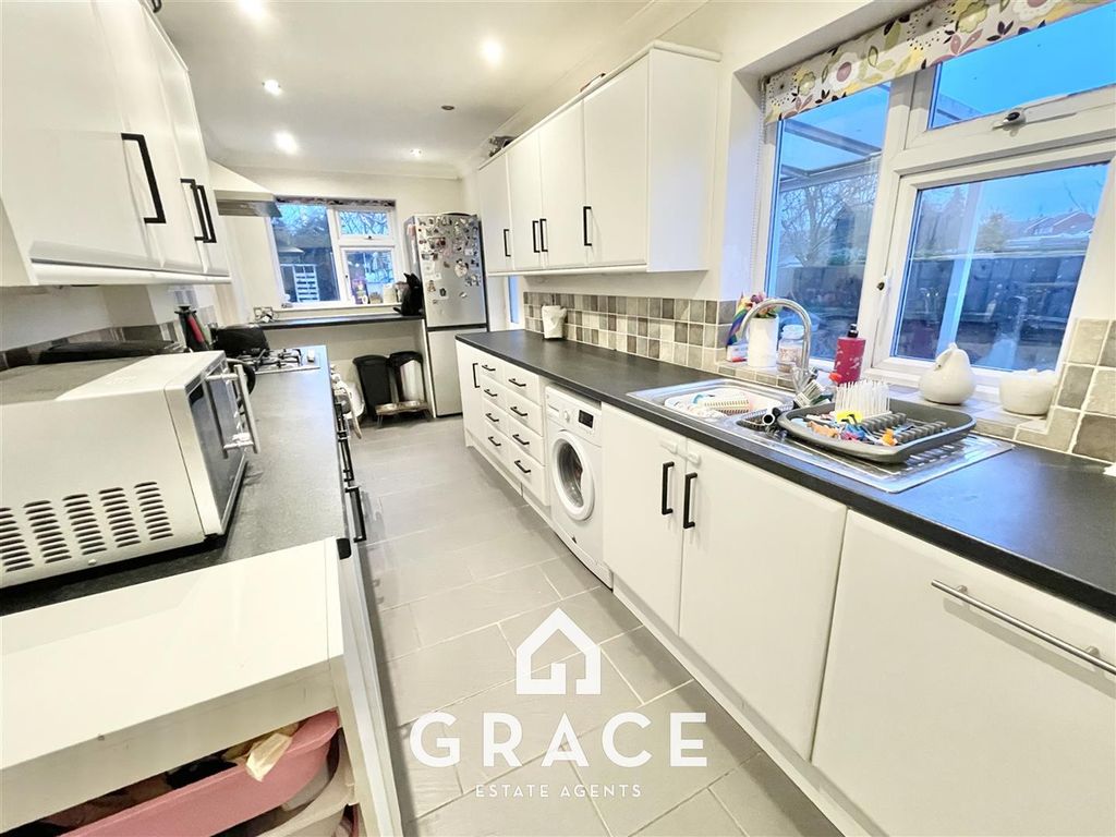 Property photo 2 of 17 Nhr1B5-Sveeydoomoz5Egw.Jpg