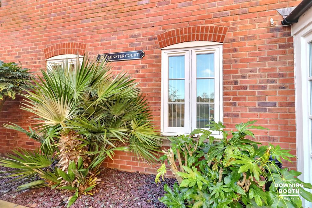 Property photo 2 of 24