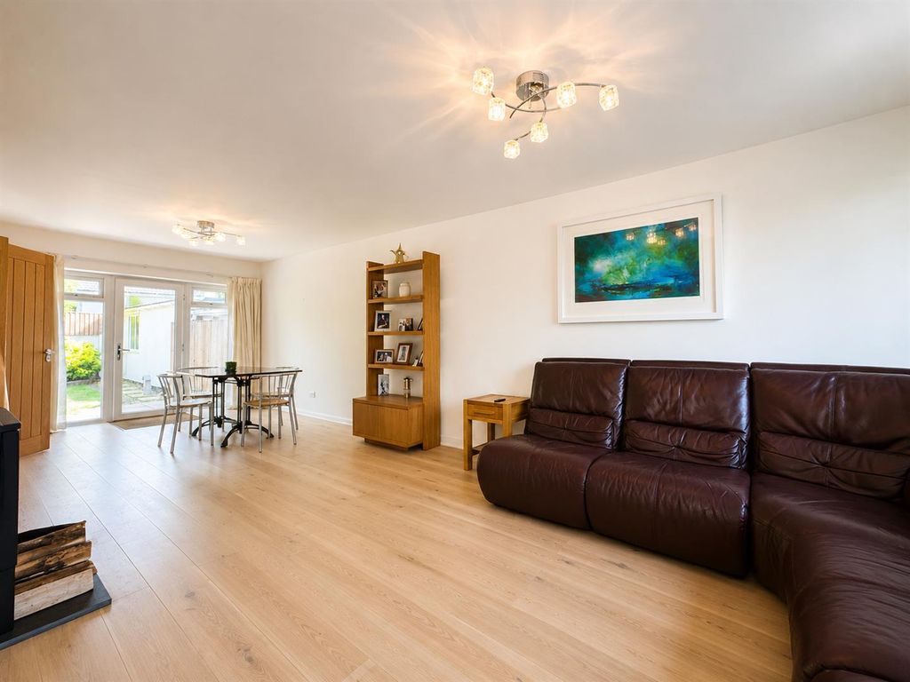 Property photo 3 of 14 Ac22Bdbb-6A46-4c08-B0Ab-612Afdc86E9c.Png