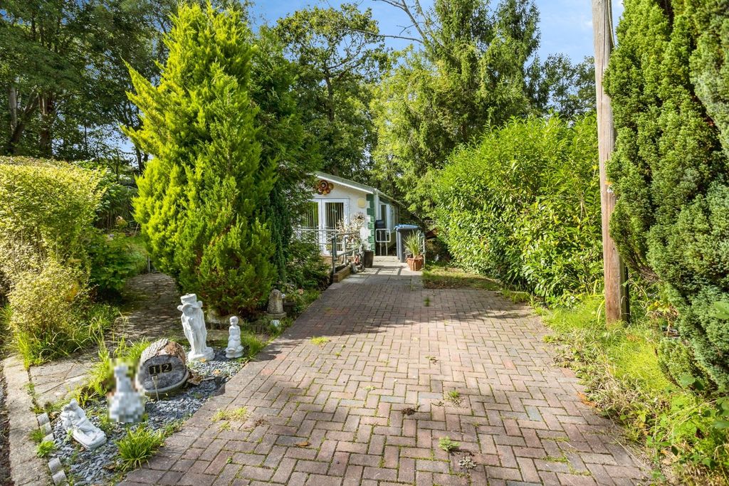Property photo 2 of 17 Photo