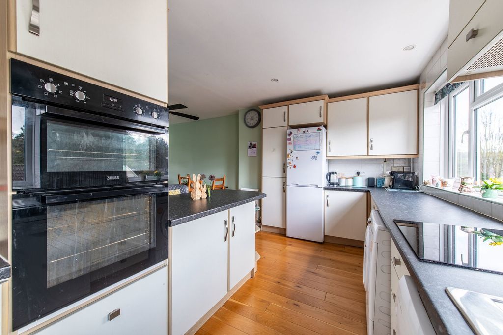 Property photo 3 of 22