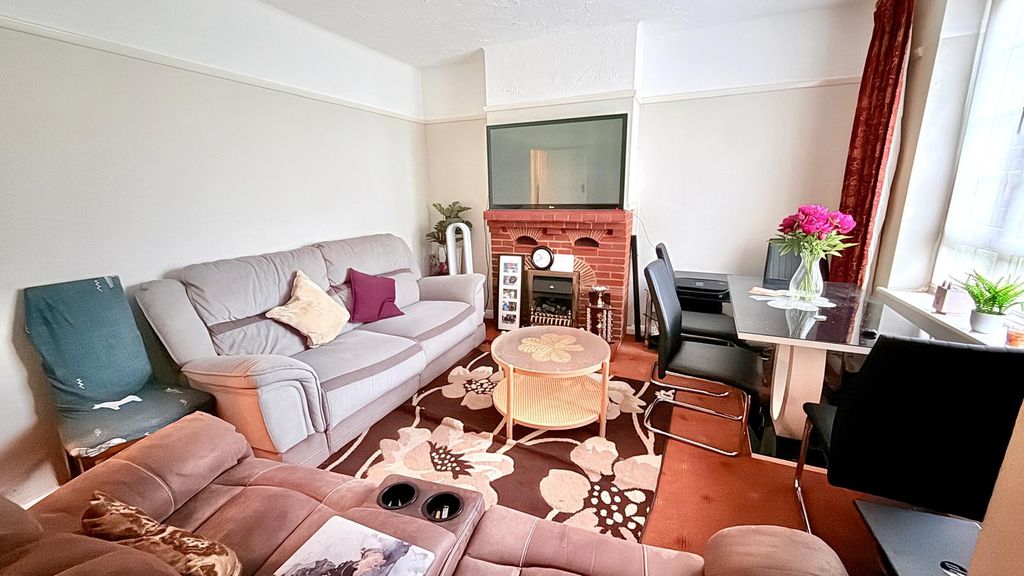 Property photo 2 of 11