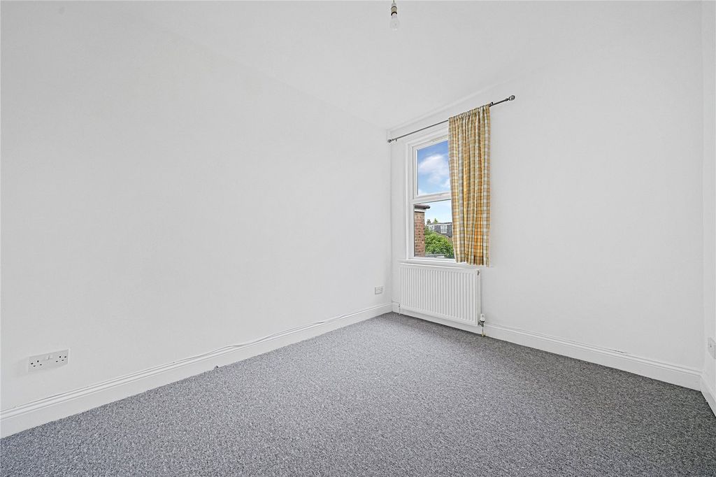 Property photo 3 of 8 Picture No. 04