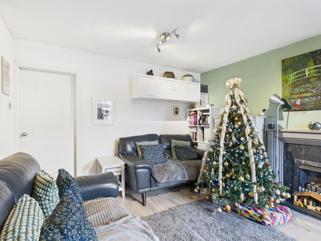 Property photo 3 of 23 Cam03729G0-Pr0195-Still031