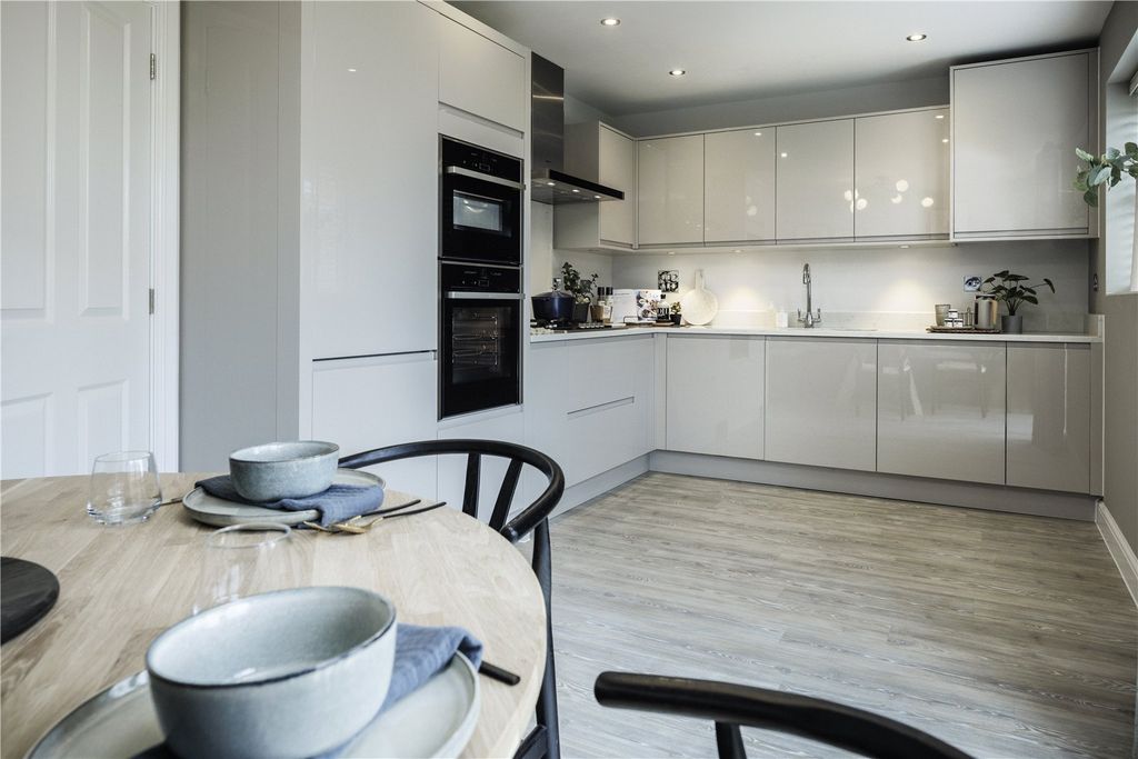 Property photo 3 of 10 Davenham