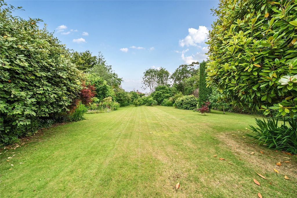 Property photo 2 of 31 Garden