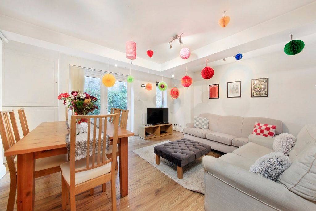 Property photo 2 of 9