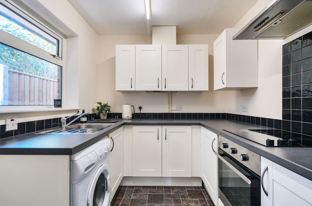 Property photo 2 of 17 1334056-4-6890ee1cd6128-Arw-1