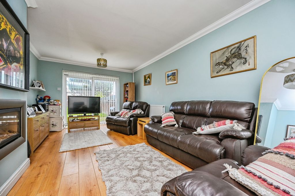 Property photo 3 of 14 Photo