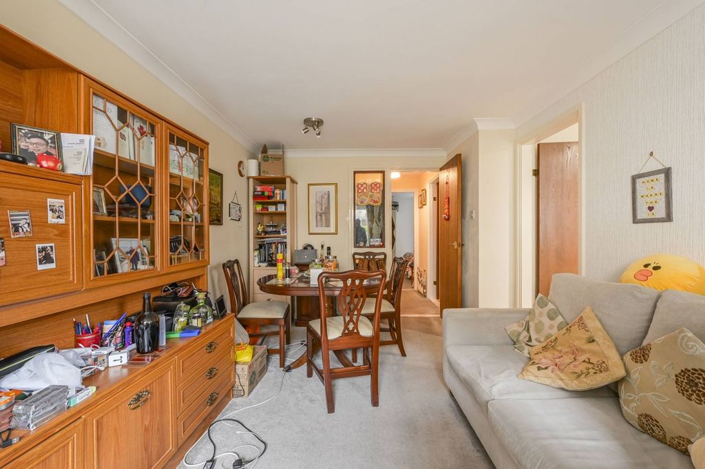 Property photo 3 of 6