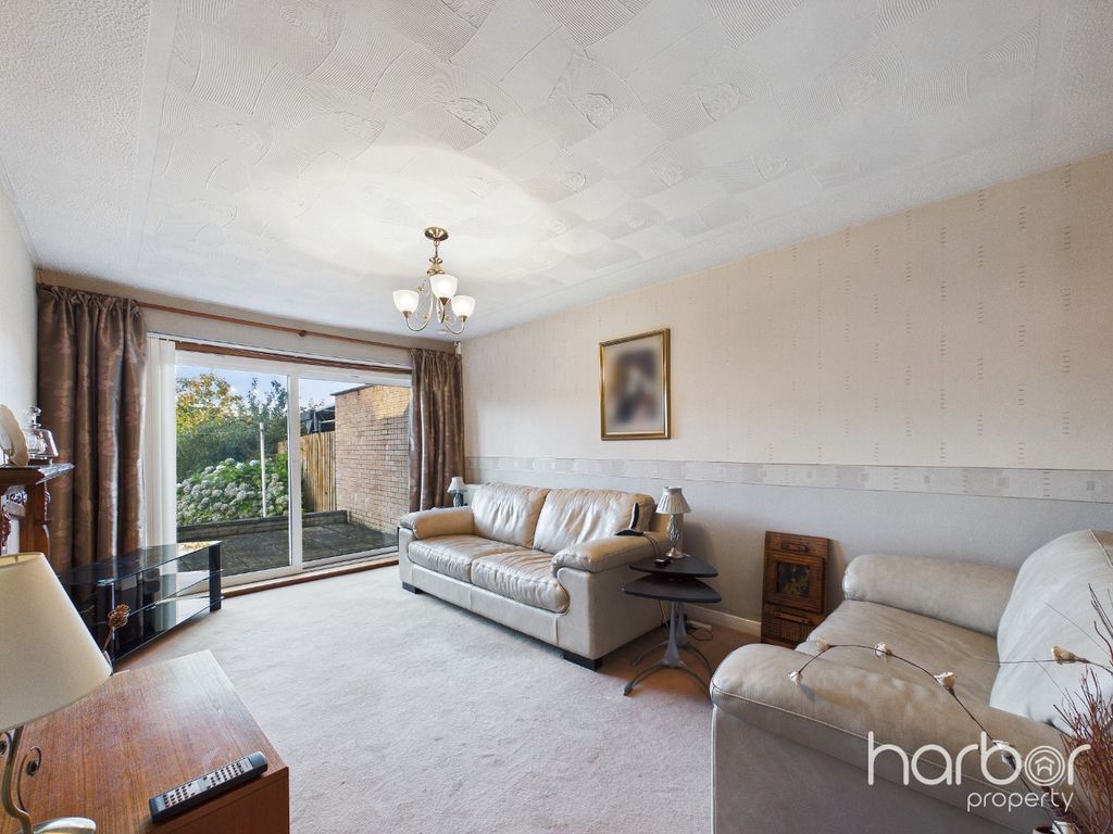 Property photo 2 of 15 5186063