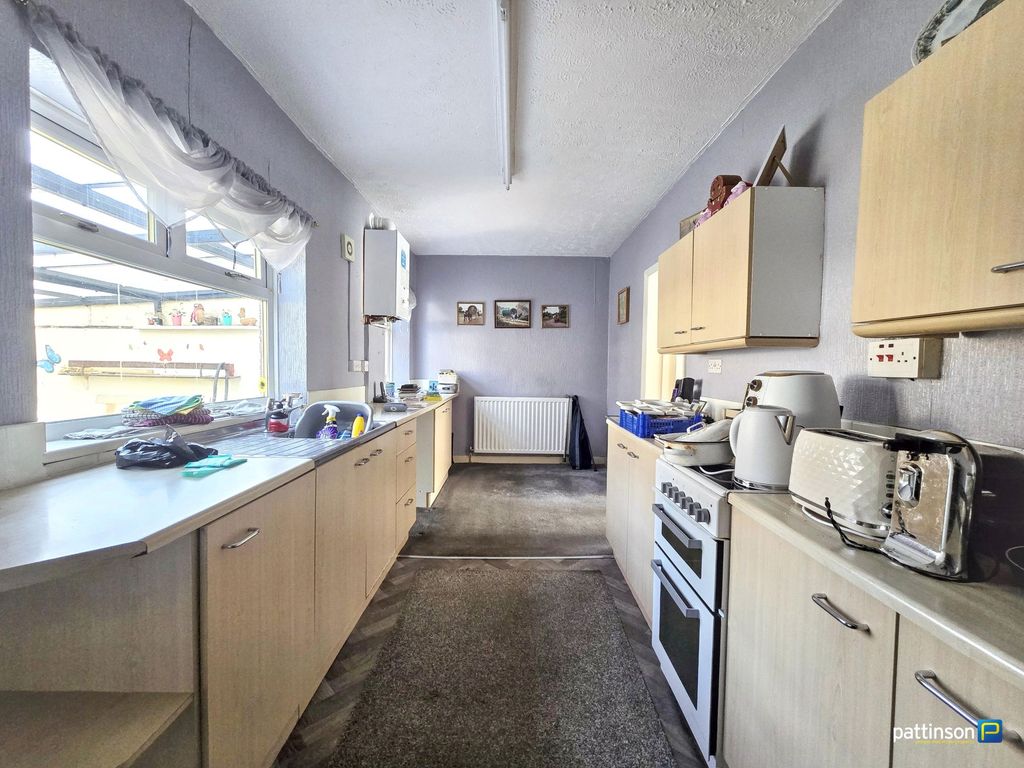 Property photo 3 of 33