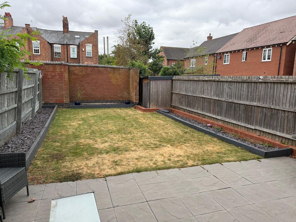 Property photo 2 of 25