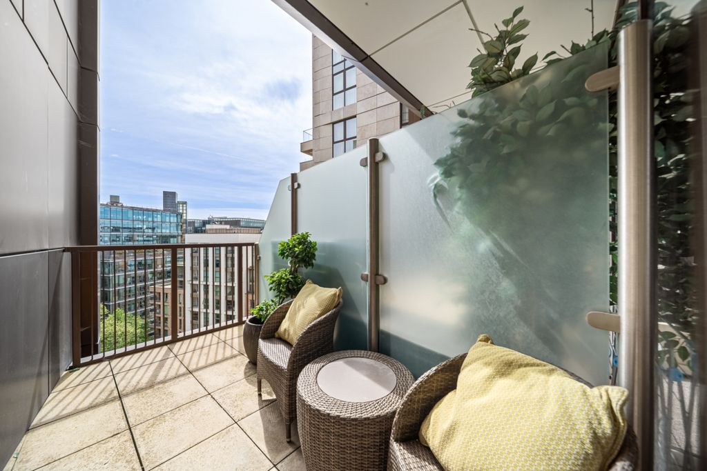 Property photo 3 of 11 Paddington Gardens-20.Jpg