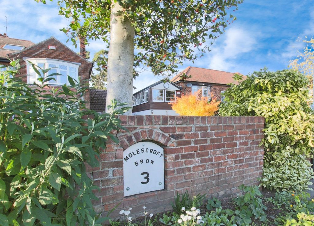 Property photo 2 of 26 4639334