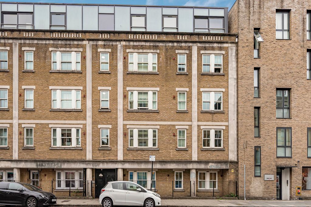 Property photo 3 of 17 Exterior