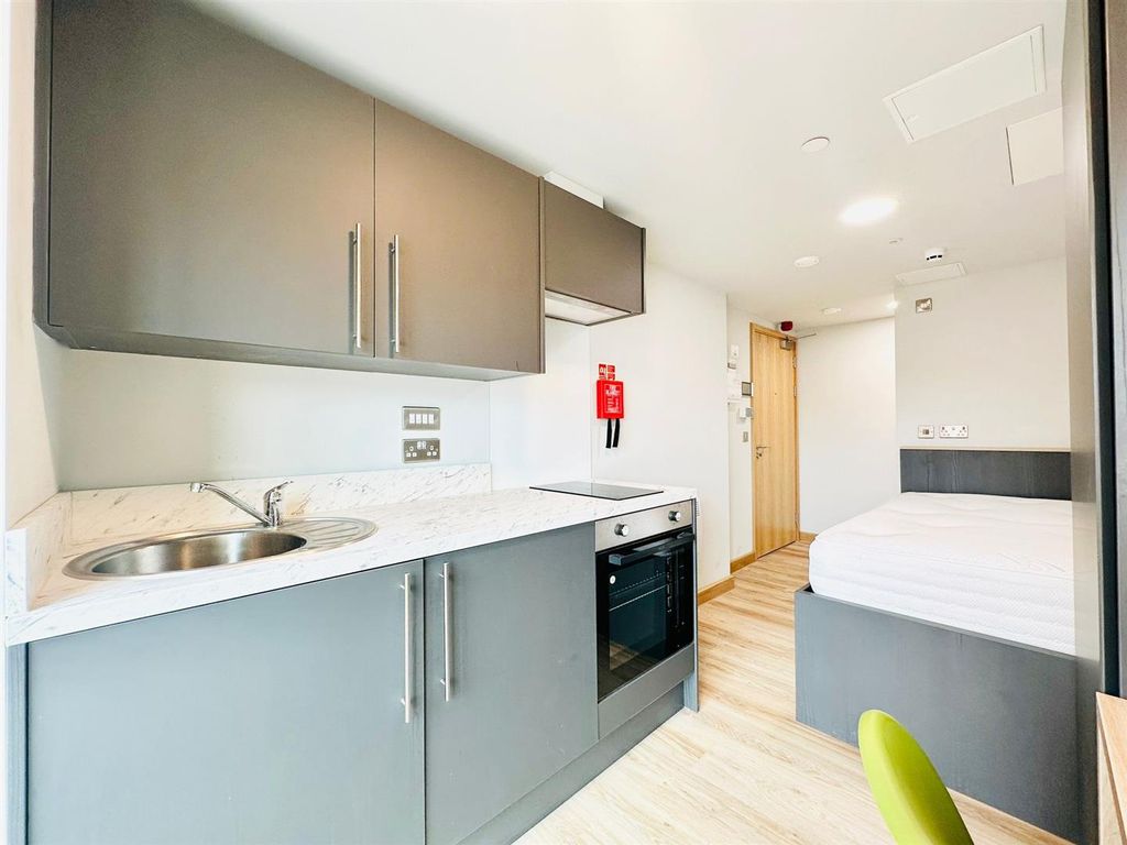 Property photo 2 of 8 Kitchen And Bed