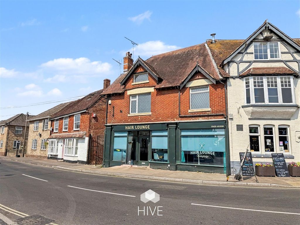 Property photo 1 of 18 Fordingbridge High Street