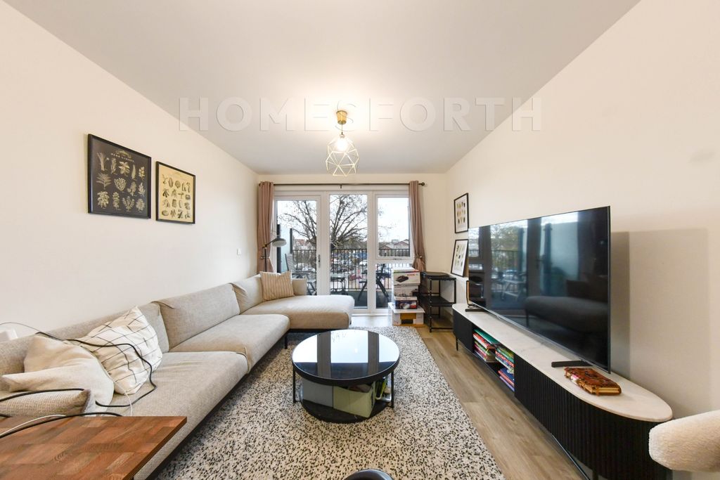 Property photo 1 of 13 Photo 17