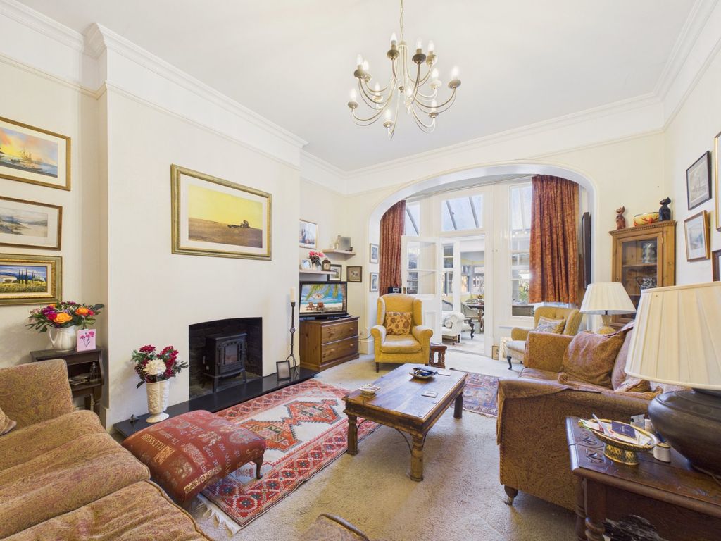 Property photo 3 of 20 Living Room