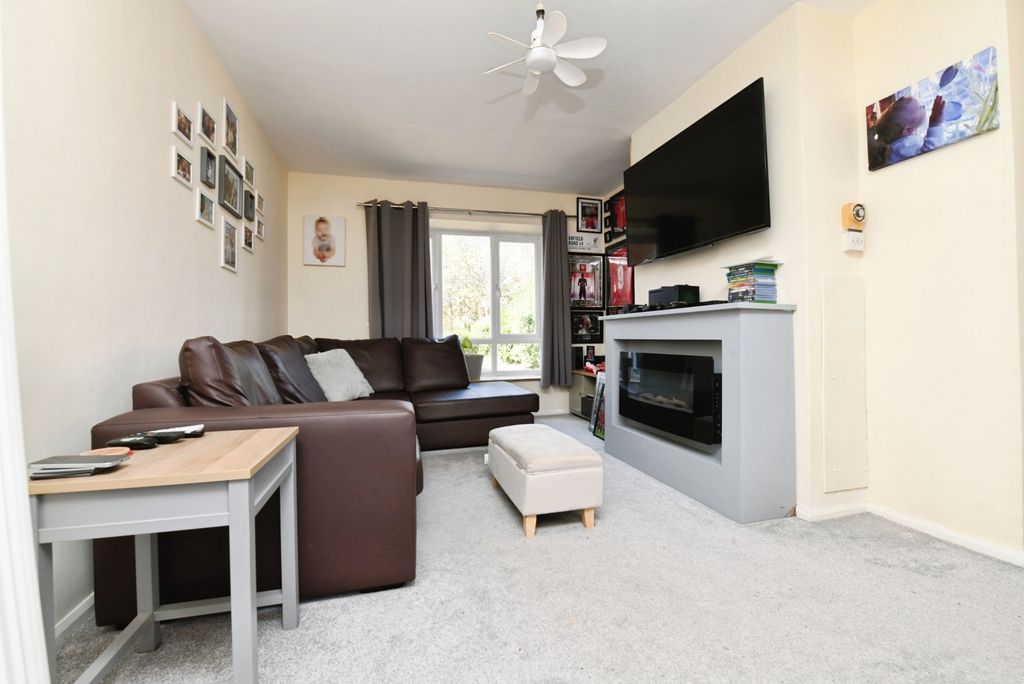 Property photo 3 of 16 Pbox-Img.Jpg
