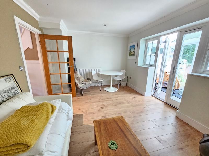 Property photo 3 of 8 Photo 6