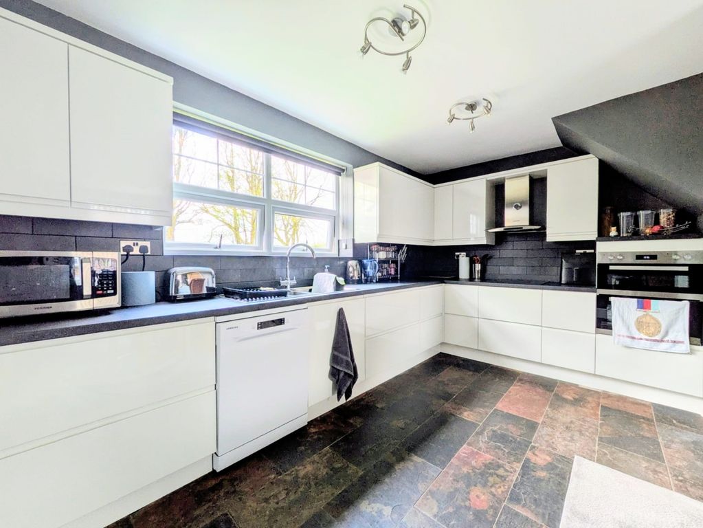 Property photo 2 of 14 A117Ca1c-F948-4E39-8249-2A44Ed2Dbc7F