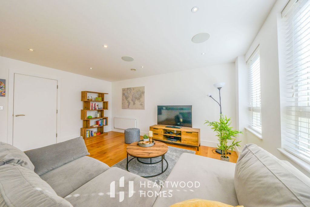 Property photo 3 of 16