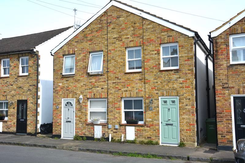 Property photo 1 of 12 Hurst Lane, East Molesey