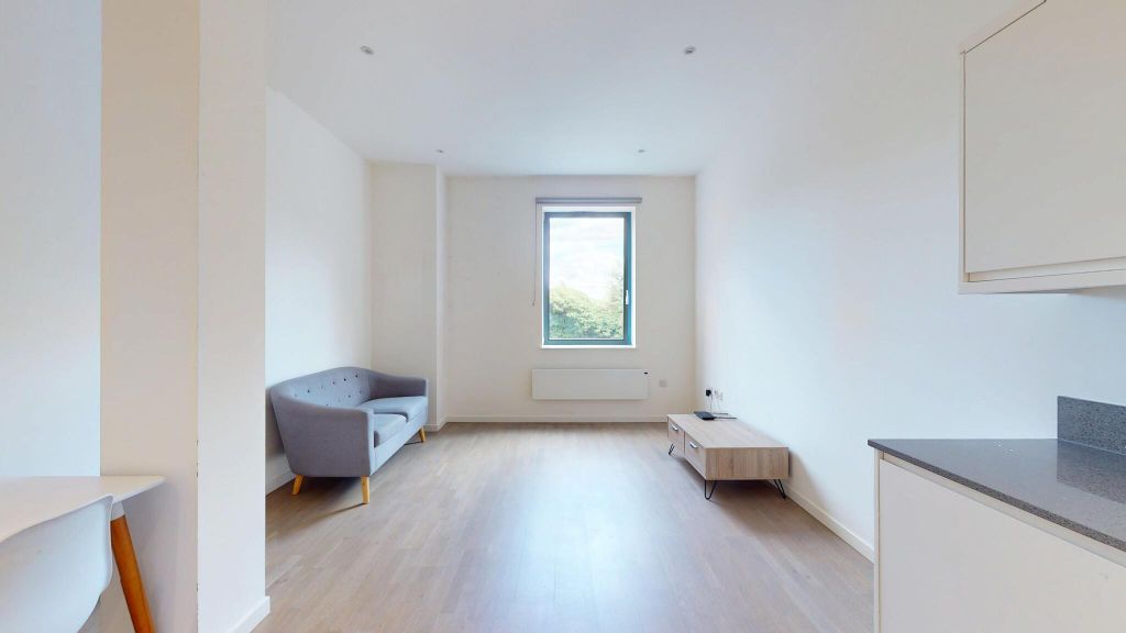 Property photo 1 of 14 Living Room