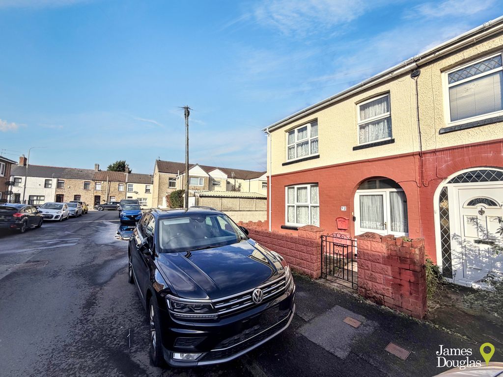 Property photo 2 of 20 Front2 (4)