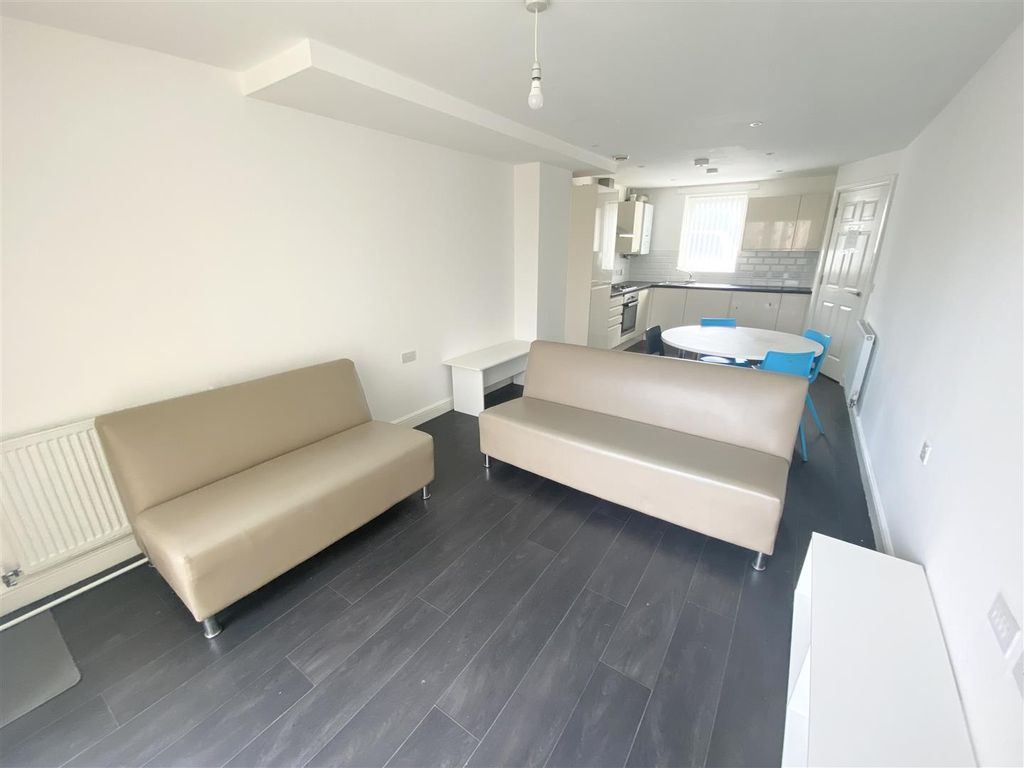 Property photo 2 of 18 Open Plan Living