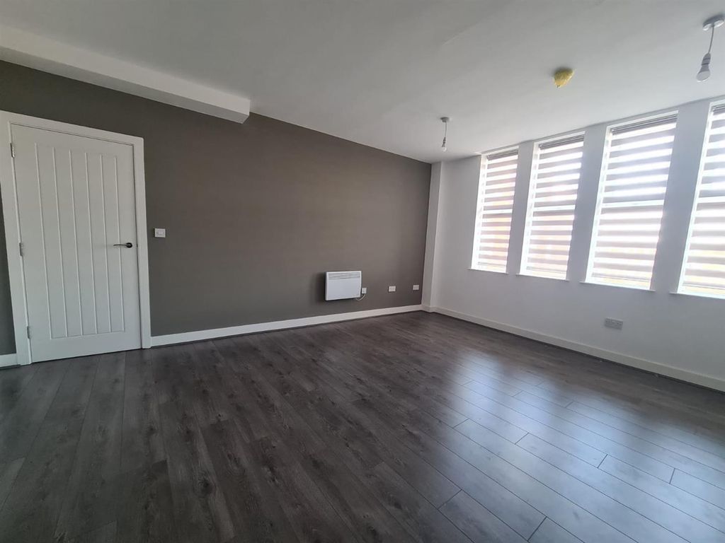 Property photo 2 of 12 Rtnxwmgs00Ywogq6T6Uroq.Jpg