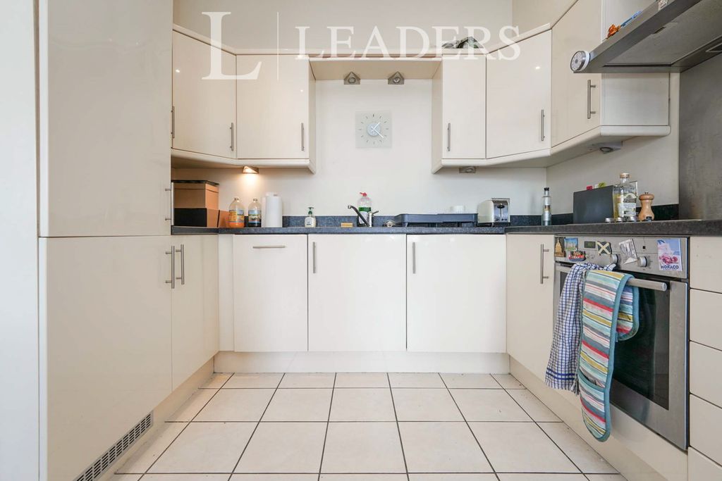 Property photo 2 of 8 Kitchen