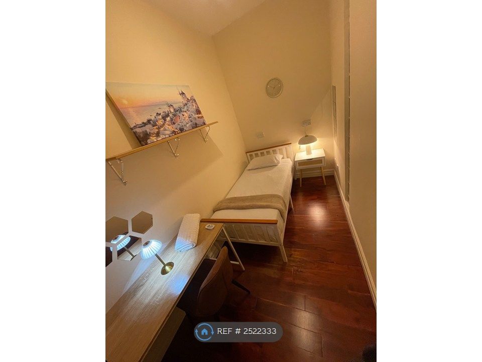 Property photo 3 of 35