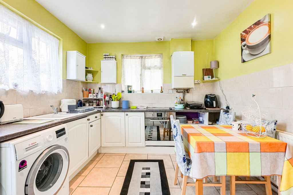 Property photo 3 of 16