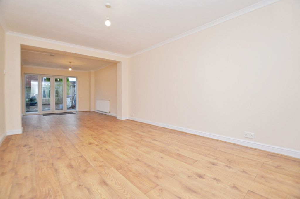 Property photo 2 of 13 B37655Ff-Img_1907_7_Original