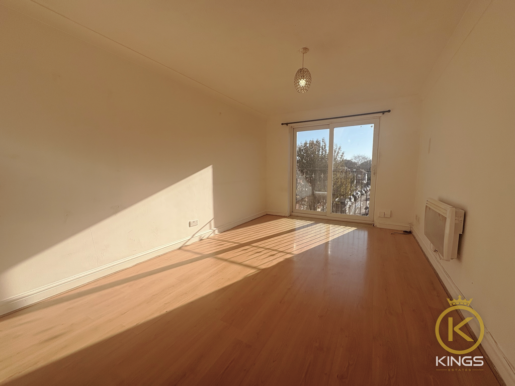 Property photo 3 of 7 8 Rhys Court (4)